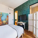 Palazzo Italia 4* בארי