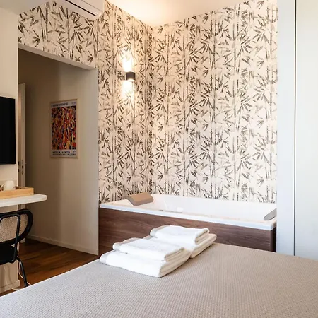 Palazzo Italia 4* בארי