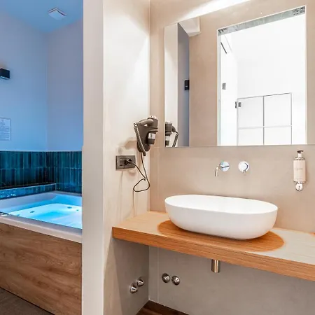 Palazzo Italia 4*