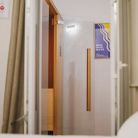 Palazzo Italia ゲストハウス 4*