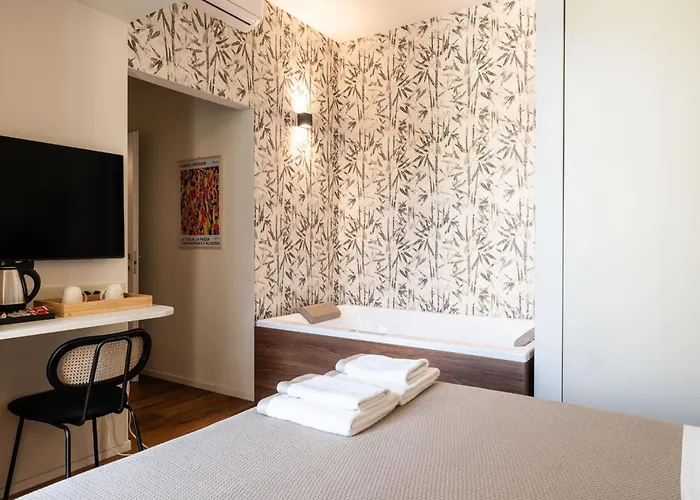 Palazzo Italia 4* Bari